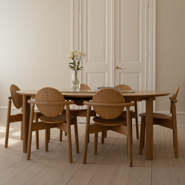 UMAGE Lifestyle Heiko Dining Chair Oak Comfort Circle With Extension Oak Ceramic Top Bianca Brass (5)